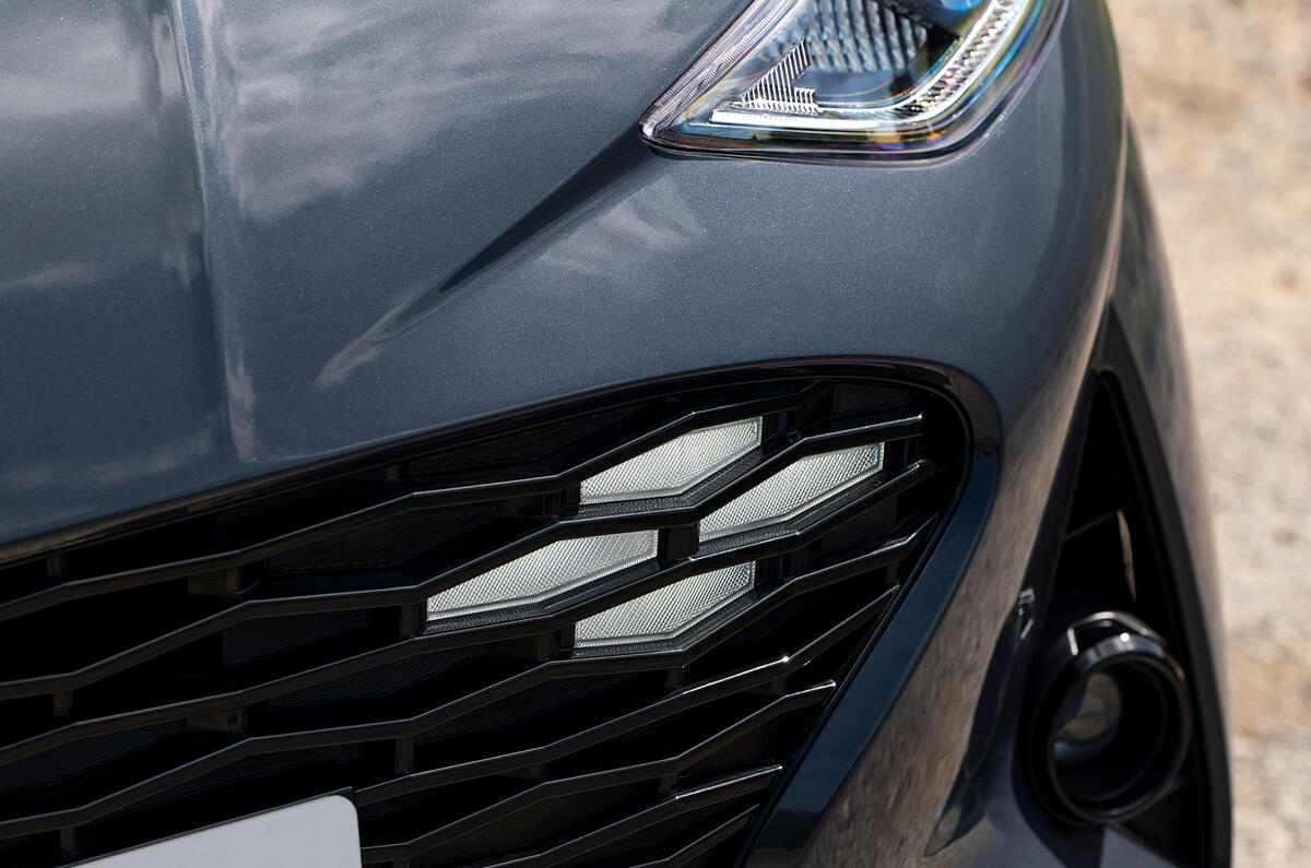 Hyundai i10 Critique des phares antibrouillard