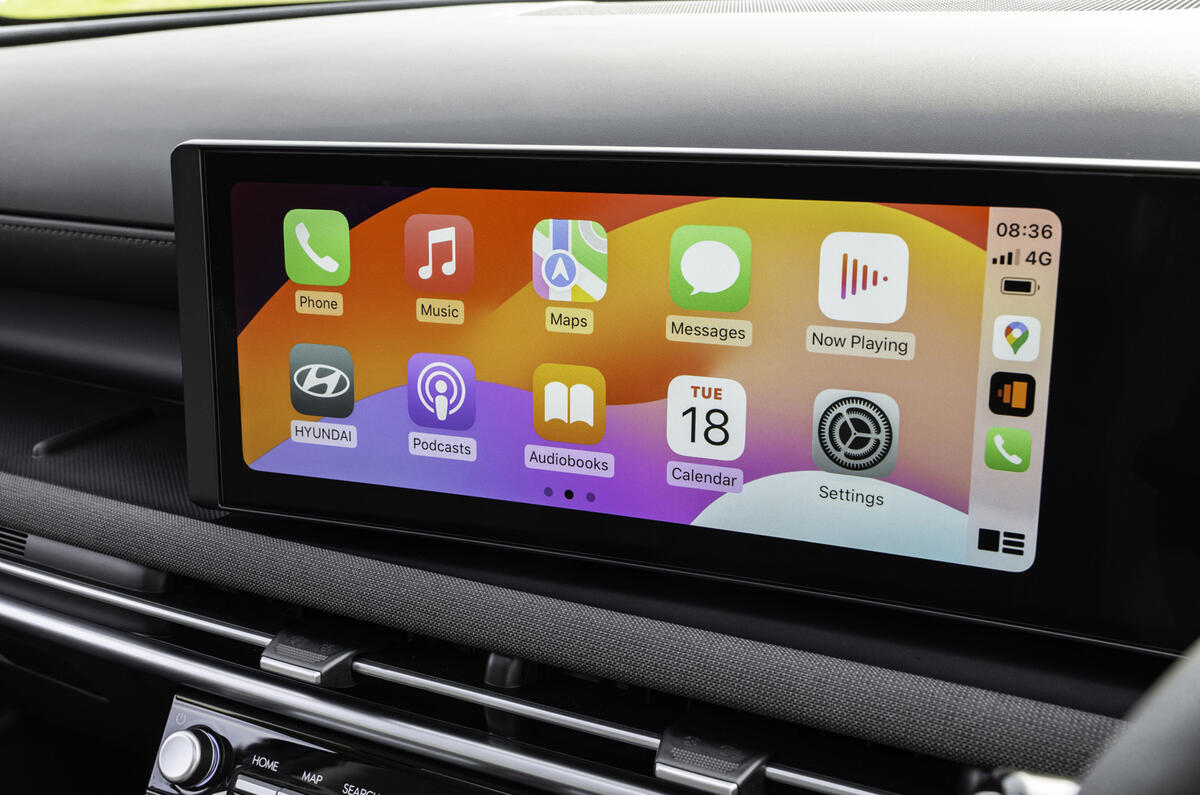 Hyundai Tucson review   apple car play