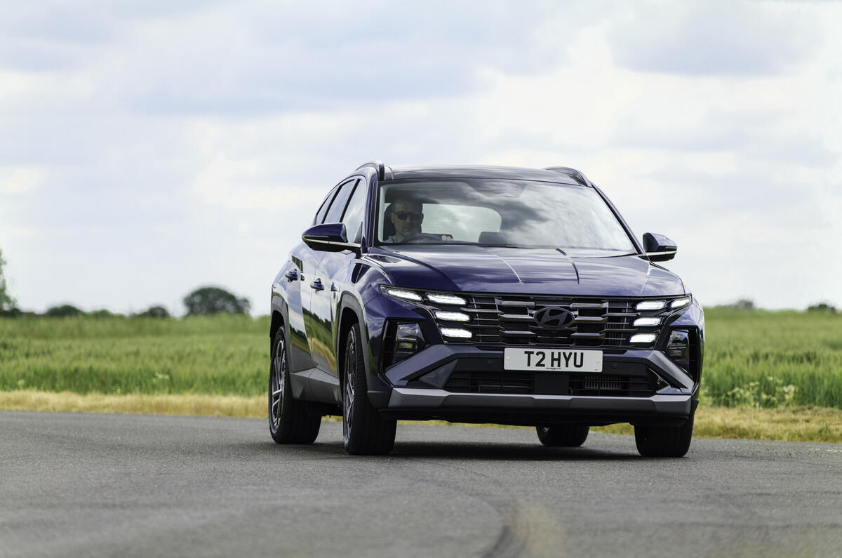 Hyundai Tucson review   front cornering 2