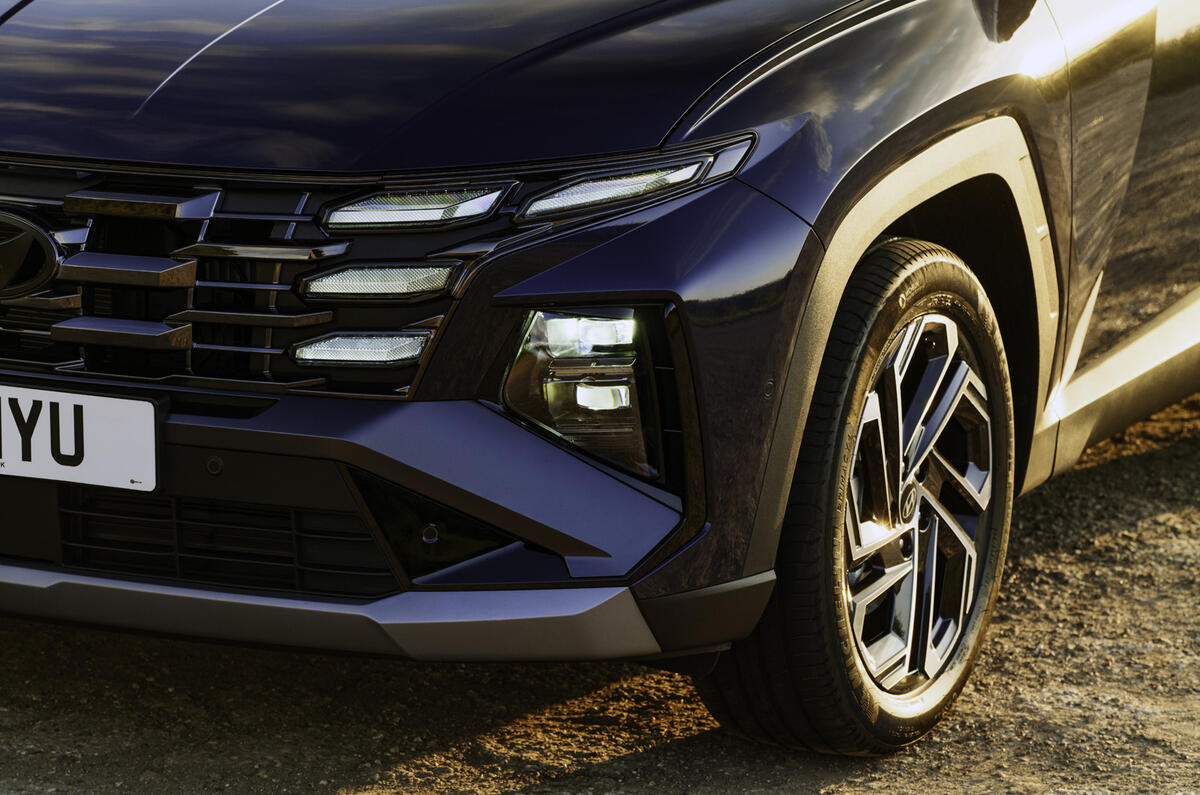 Hyundai Tucson review   front light design