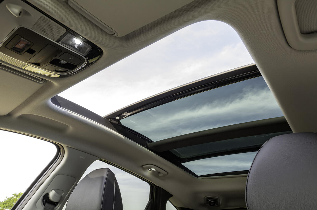 Hyundai Tucson review   panoramic sunroof