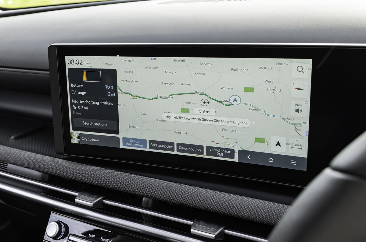 Hyundai Tucson review   sat nav
