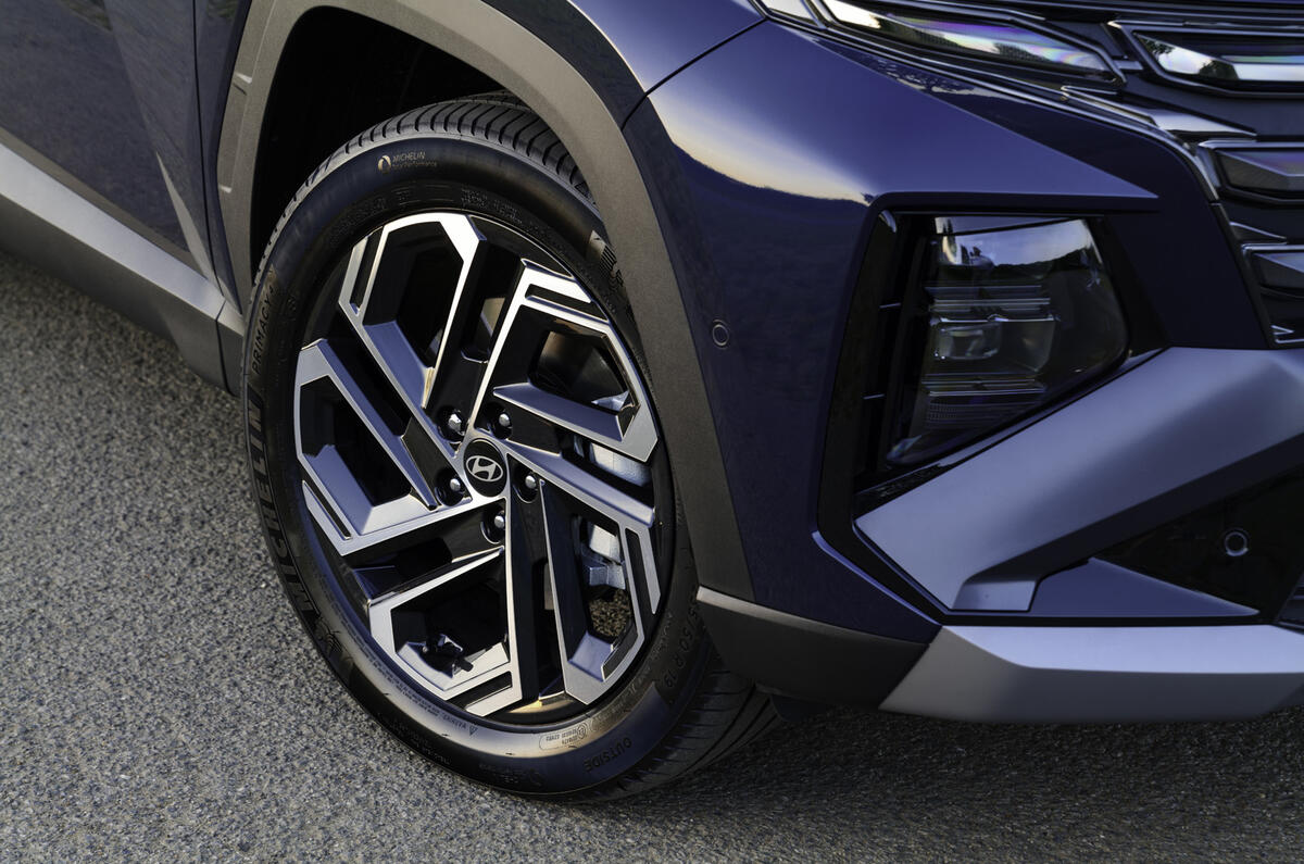 Hyundai Tucson review   wheel deisgn