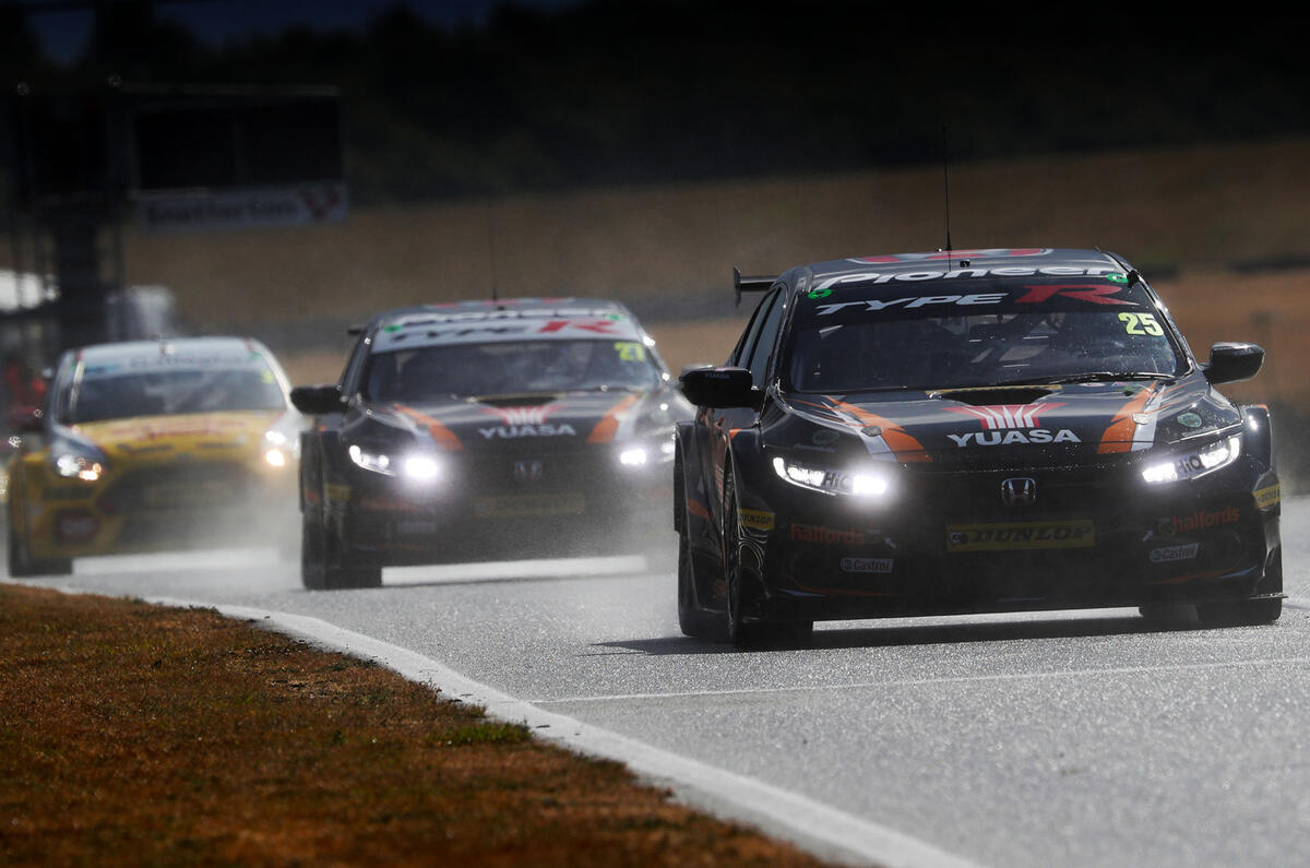 Matt Neal BTCC Snetterton 2018