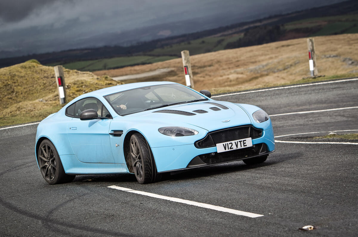 Aston Martin V12 Vantage S