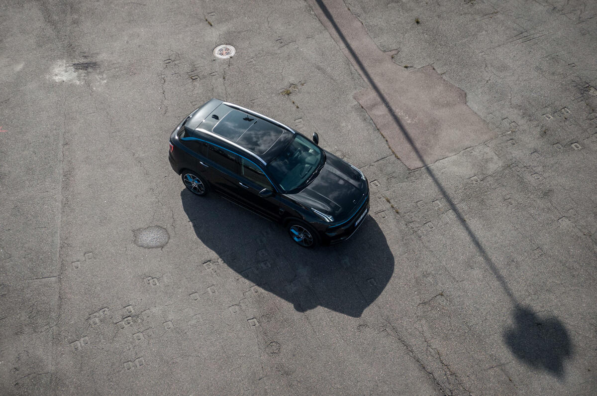 2020 Lynk&Co 01 - top down 2020 Lynk&Co 01 - top down