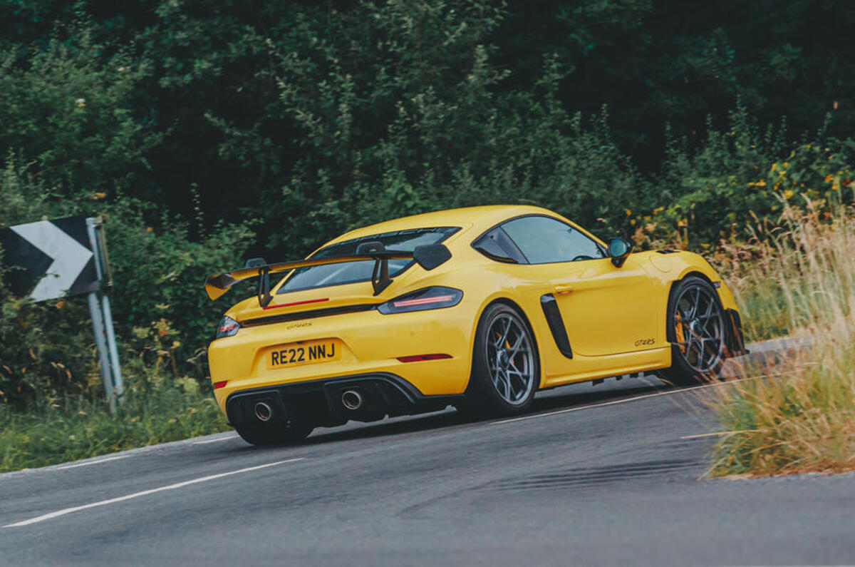 02 porsche cayman gt4 rs rt 2022 rear corner