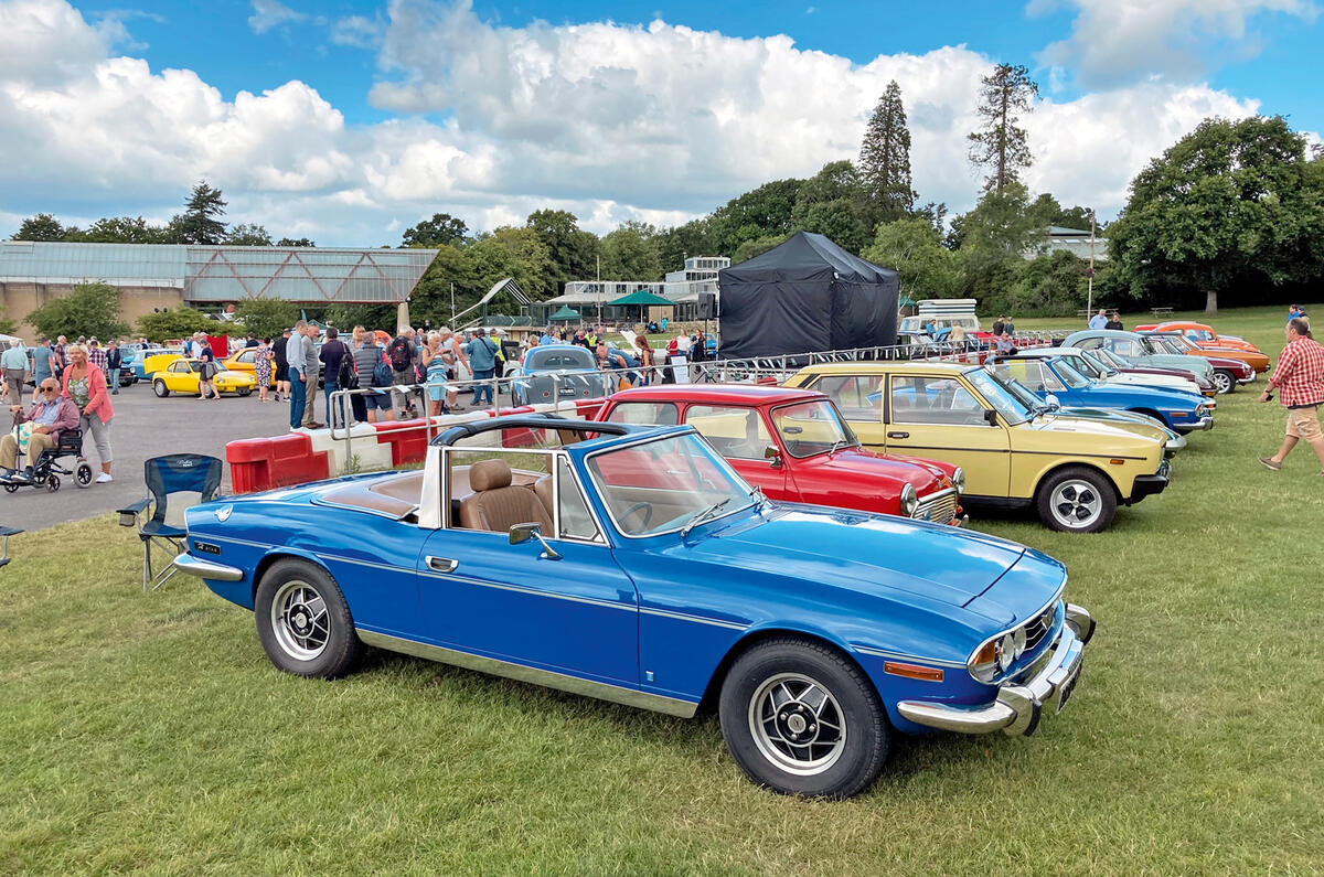 02 triumph stag beaulieu front quarter