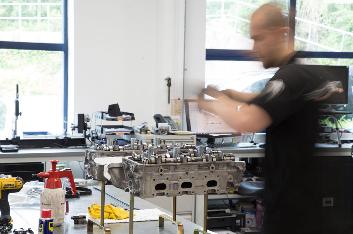 Ginetta factory