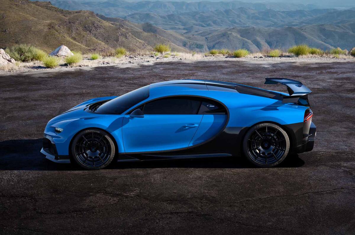 Bugatti Chiron Pur Sport side