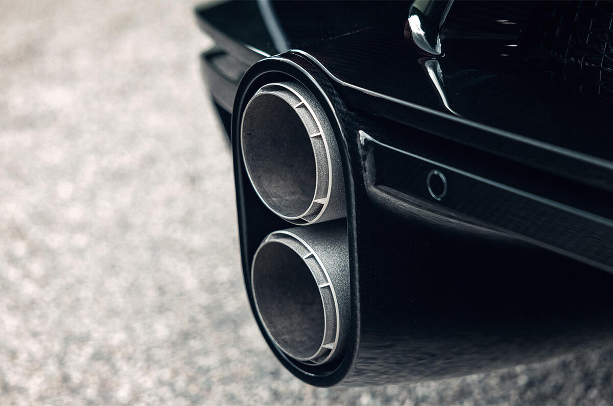 03 07 BUGATTI Chiron Super Sport Molsheim Front Rear Exhaust