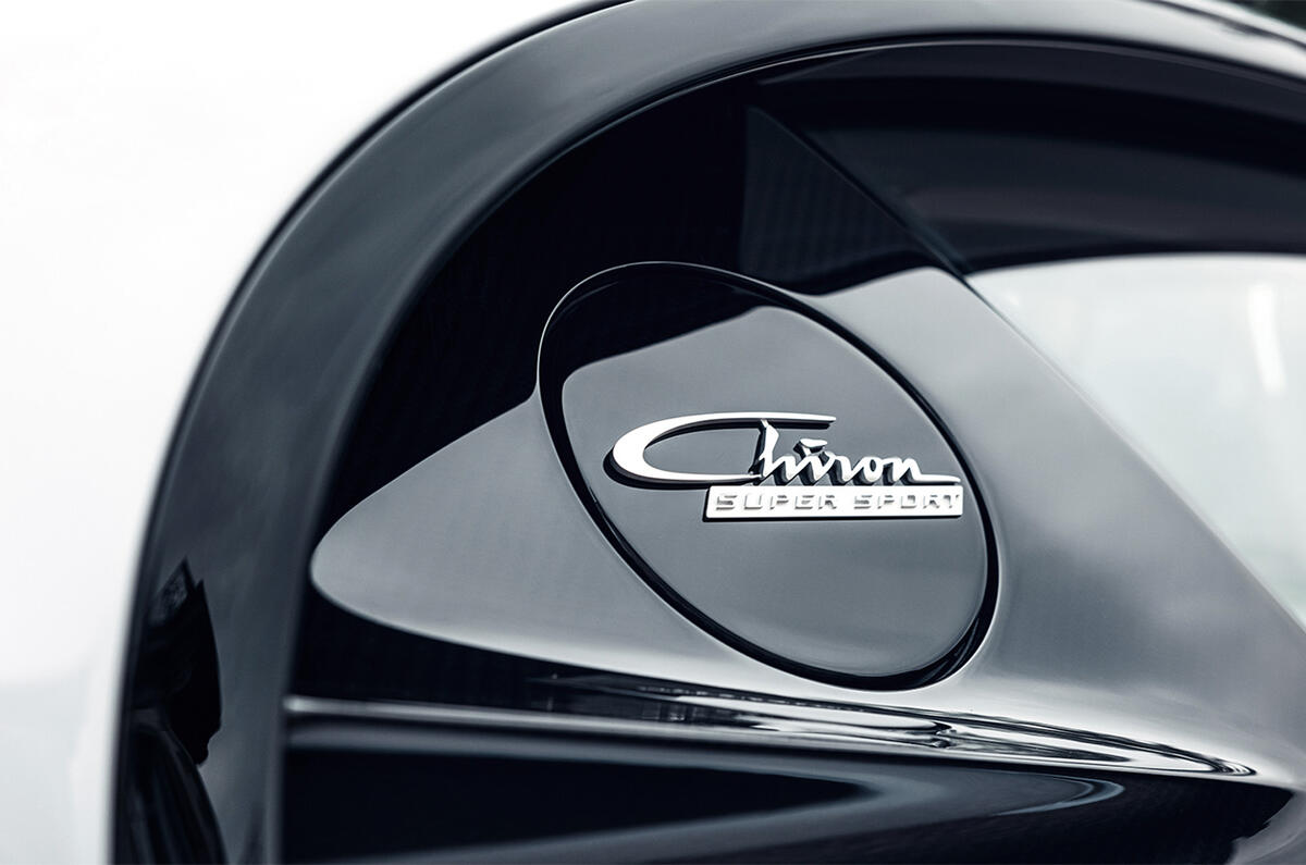 03 09 BUGATTI Chiron Super Sport Molsheim Detail Badge