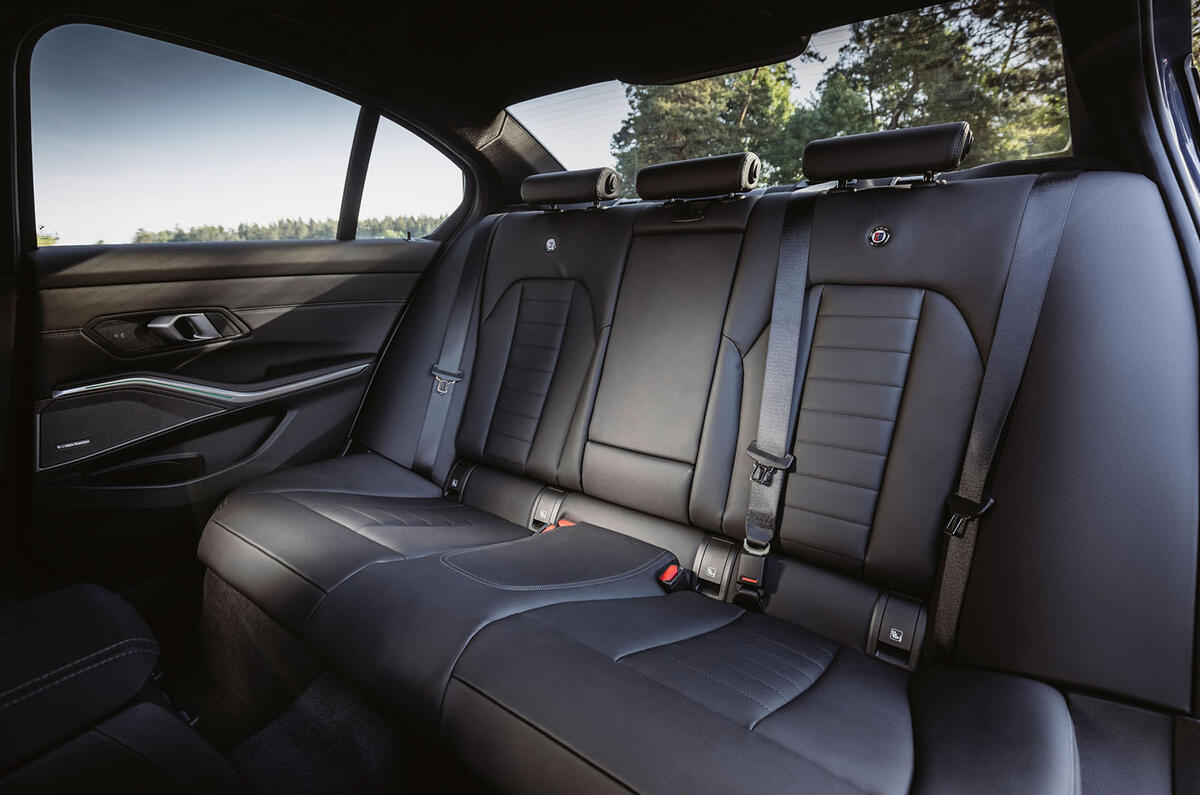 032 alpina b3 rear seats 2022 032 alpina b3 rear seats 2022