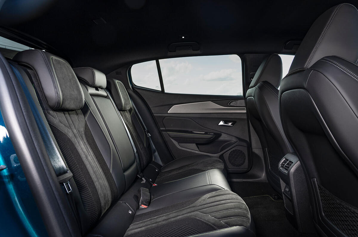 peugeot 408 interior 2022 peugeot 408 interior 2022
