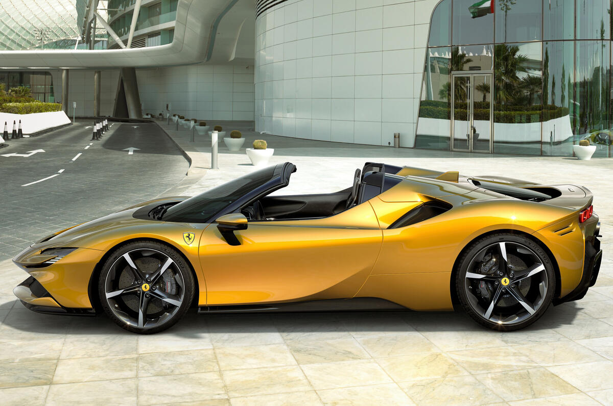 2020 Ferrari SF90 Spider - side