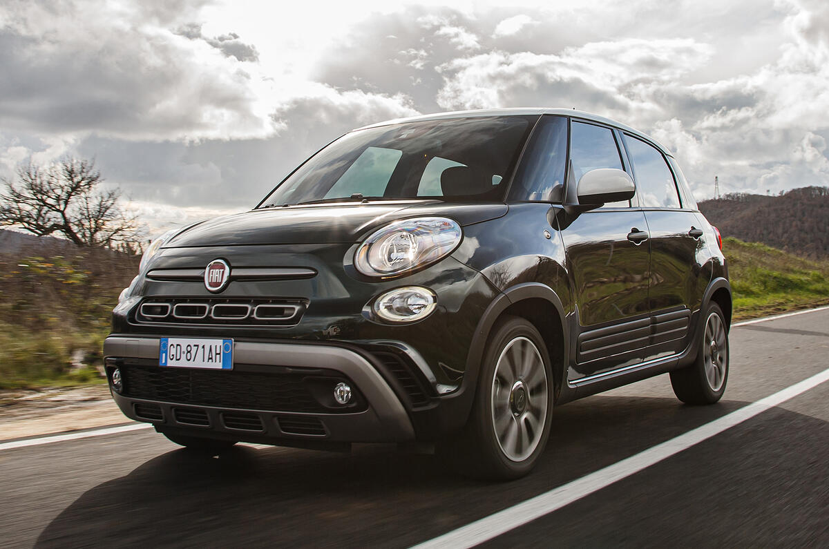 05 Fiat 500 2021L CROSS