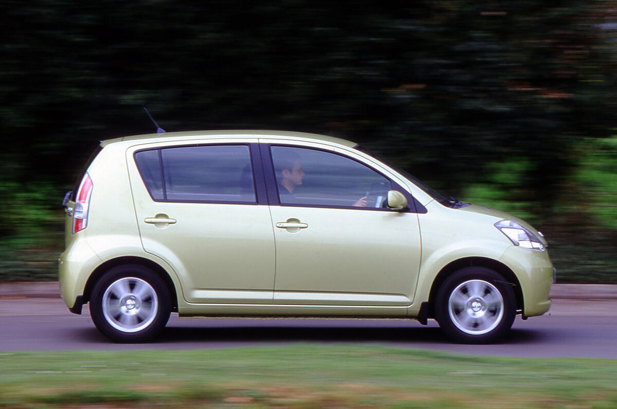 06 daihatsu siron side profile 06 daihatsu siron side profile