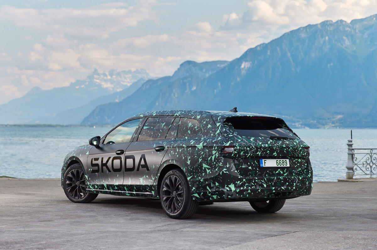 06 Skoda Superb estate prototype FD 2023 rear static 06 Skoda Superb estate prototype FD 2023 rear static