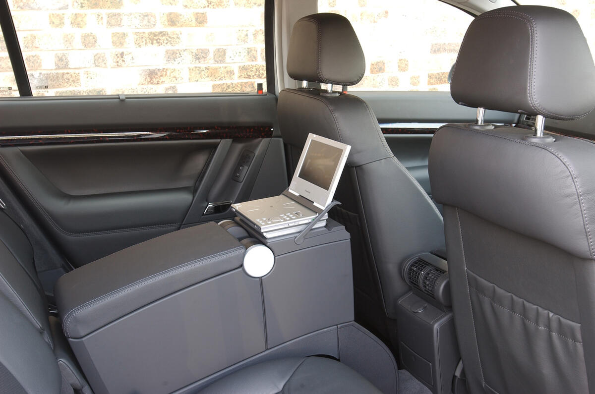 06 vauxhall signum rear seats 06 vauxhall signum rear seats