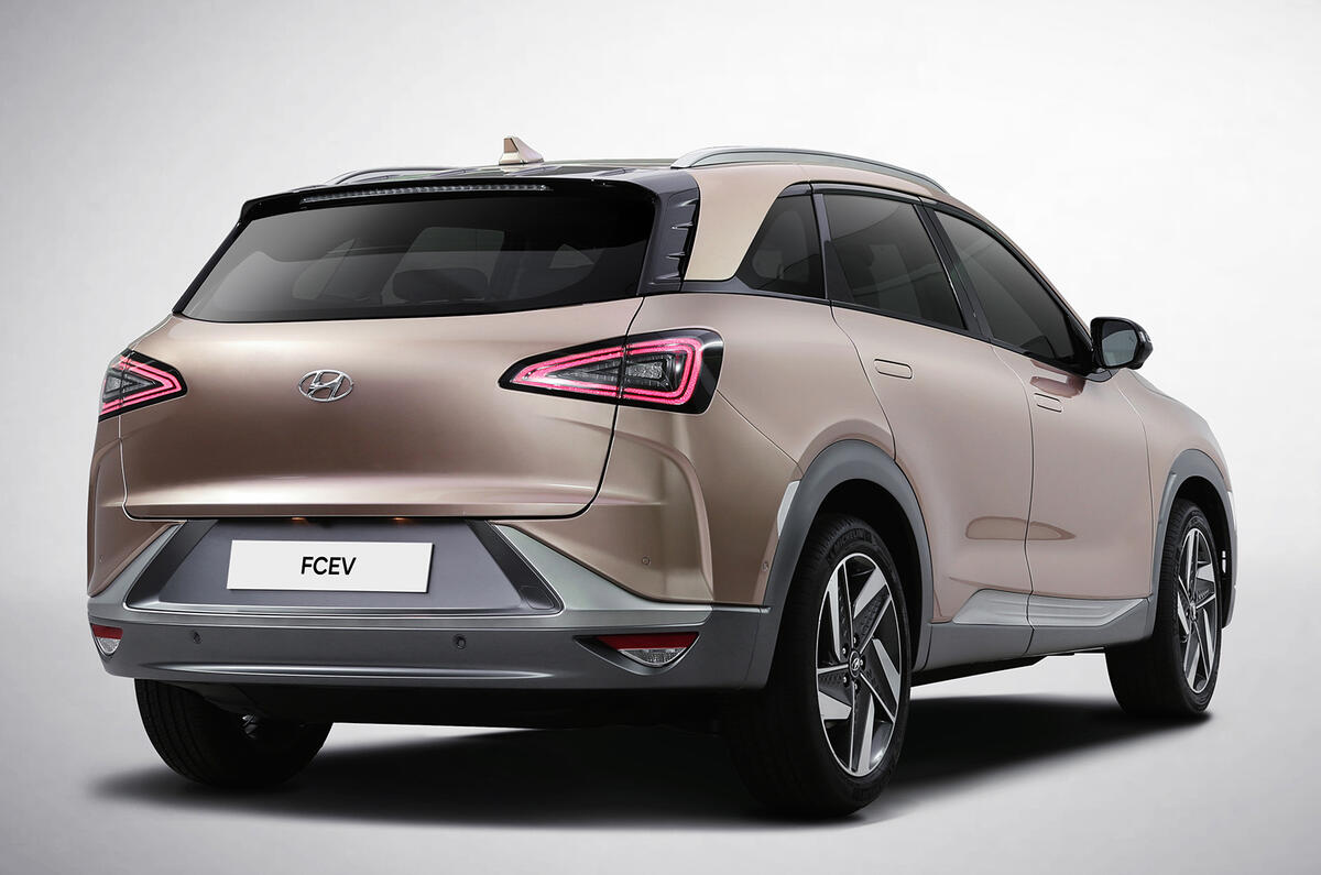 Hyundai reveals 2018 hydrogen fuel cell-powered SUV ahead of CES debut