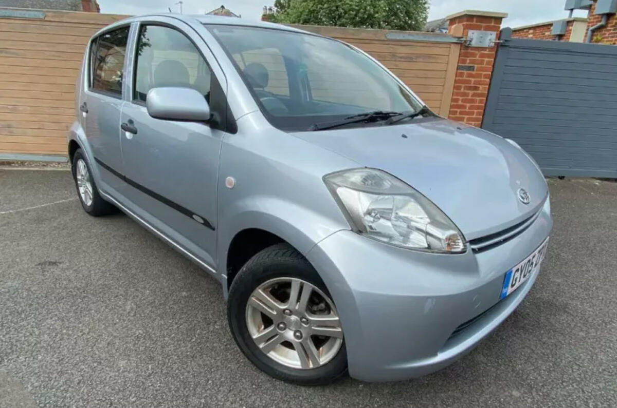 07 daihatsu siron front quarter 07 daihatsu siron front quarter