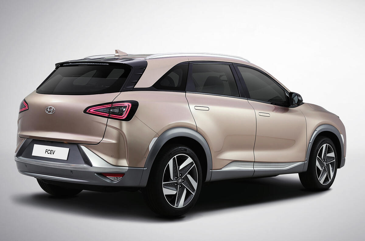 Hyundai reveals 2018 hydrogen fuel cell-powered SUV ahead of CES debut
