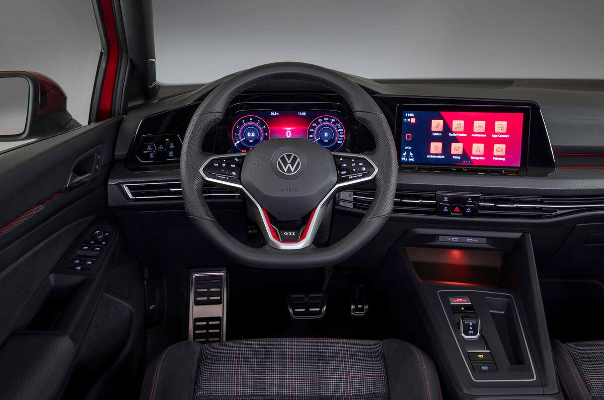 Volkswagen Golf GTI 2020 - interior