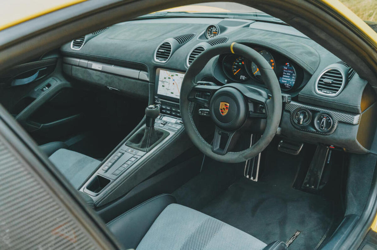 08 porsche cayman gt4 rs rt 2022 dashboard