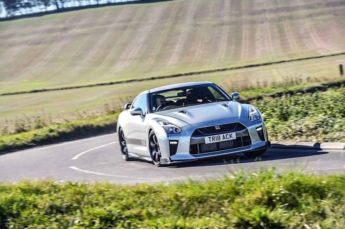 Nissan GT-R Track Edition 2018 - tracking front