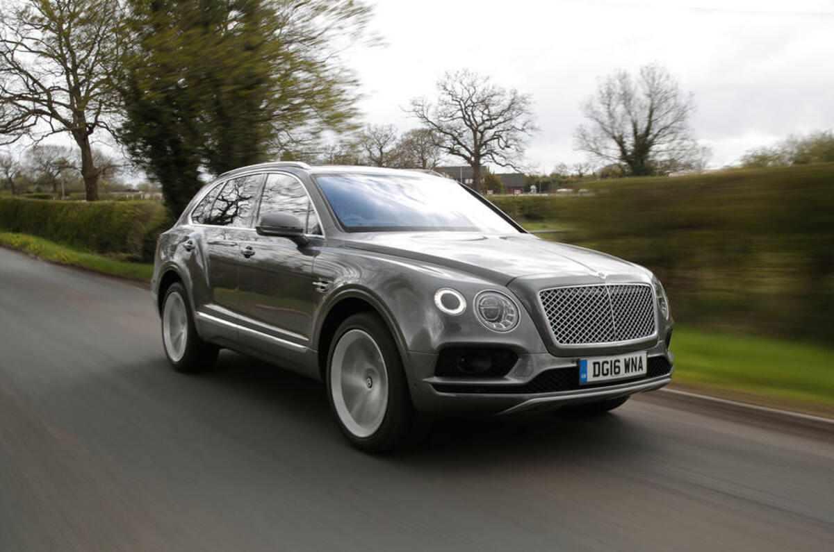 Bentley Bentayga 2016 - hero front
