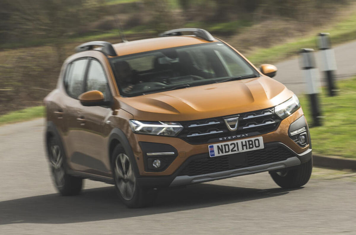 1 dacia sandero stepway 2021 rt hero front 2 1 dacia sandero stepway 2021 rt hero front 2