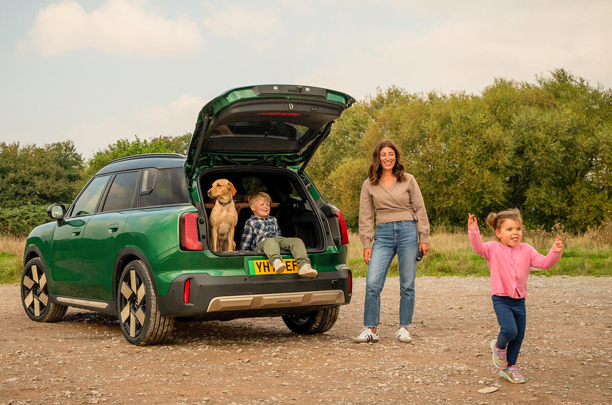 MINI Countryman rear with family