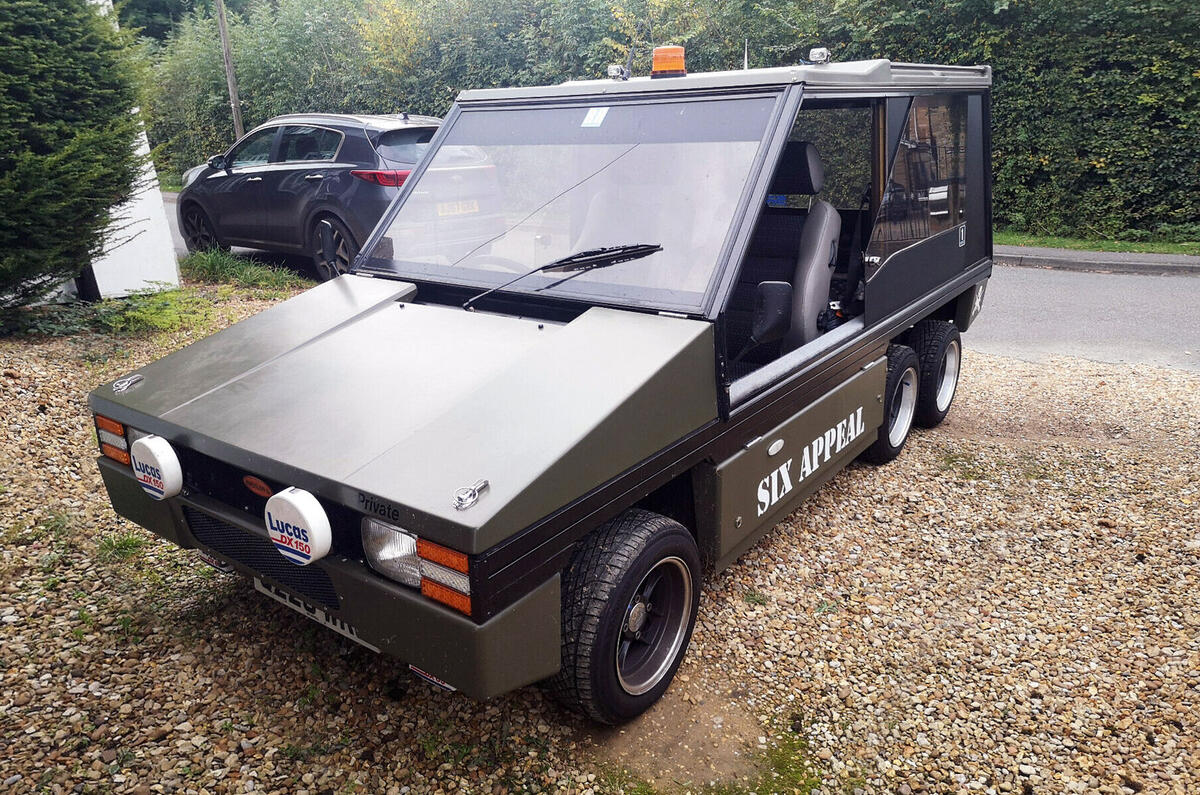 Hustler Six - front Hustler Six - front