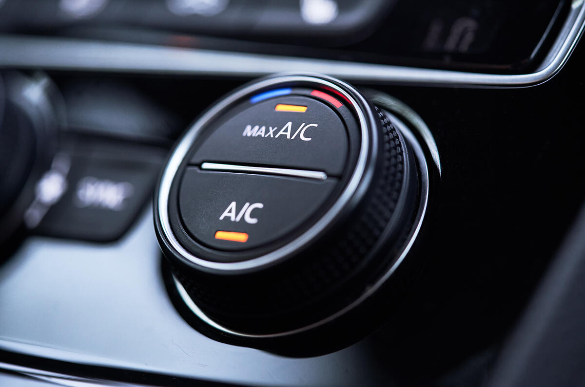 Air conditioning dial