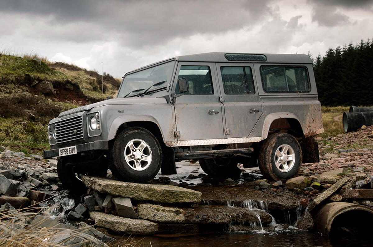 Land Rover Defender - hero side