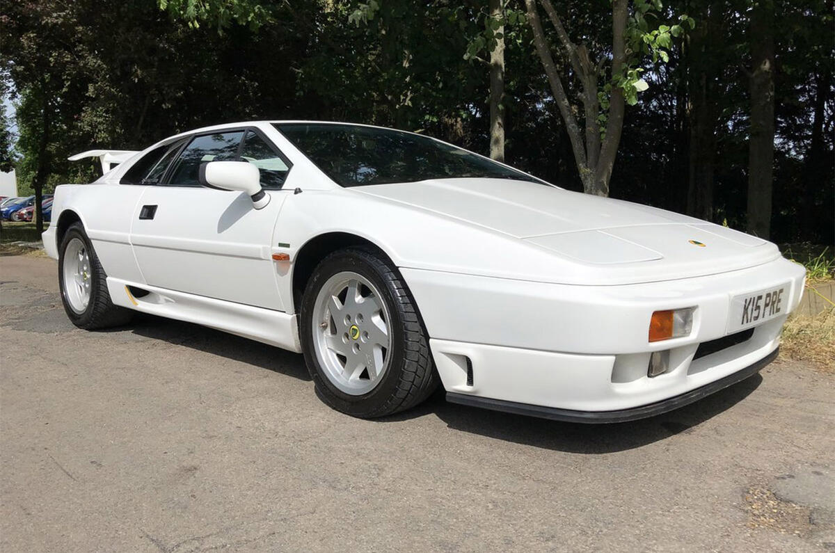 Lotus Esprit - static front Lotus Esprit - static front