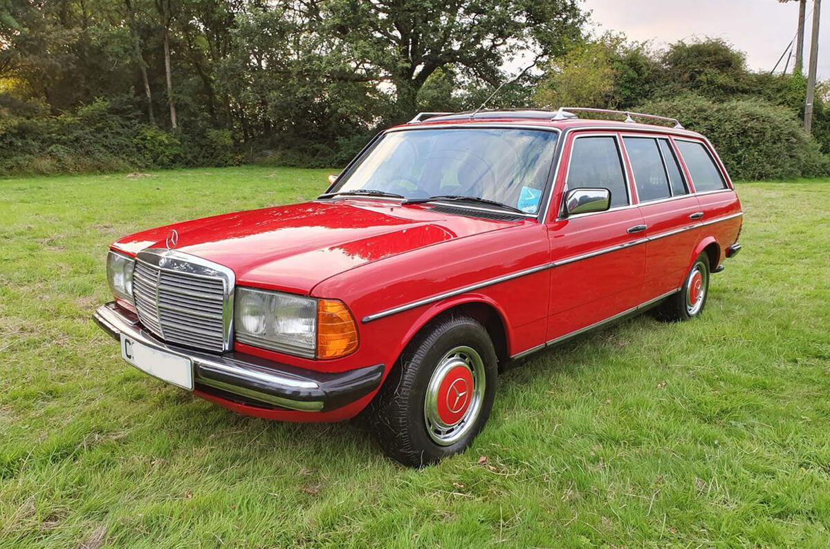 Mercedes-Benz W123 - static front Mercedes-Benz W123 - static front