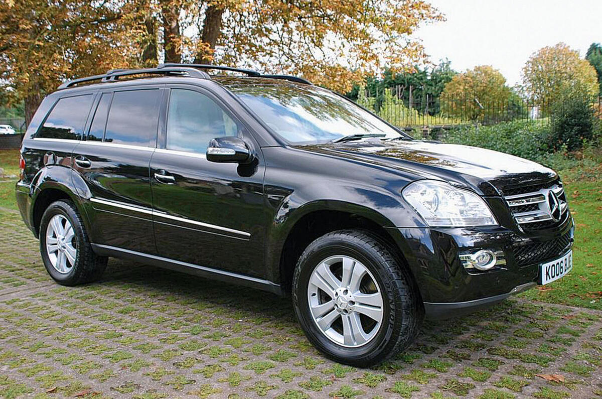 Mercedes-Benz GL500 - stationary side