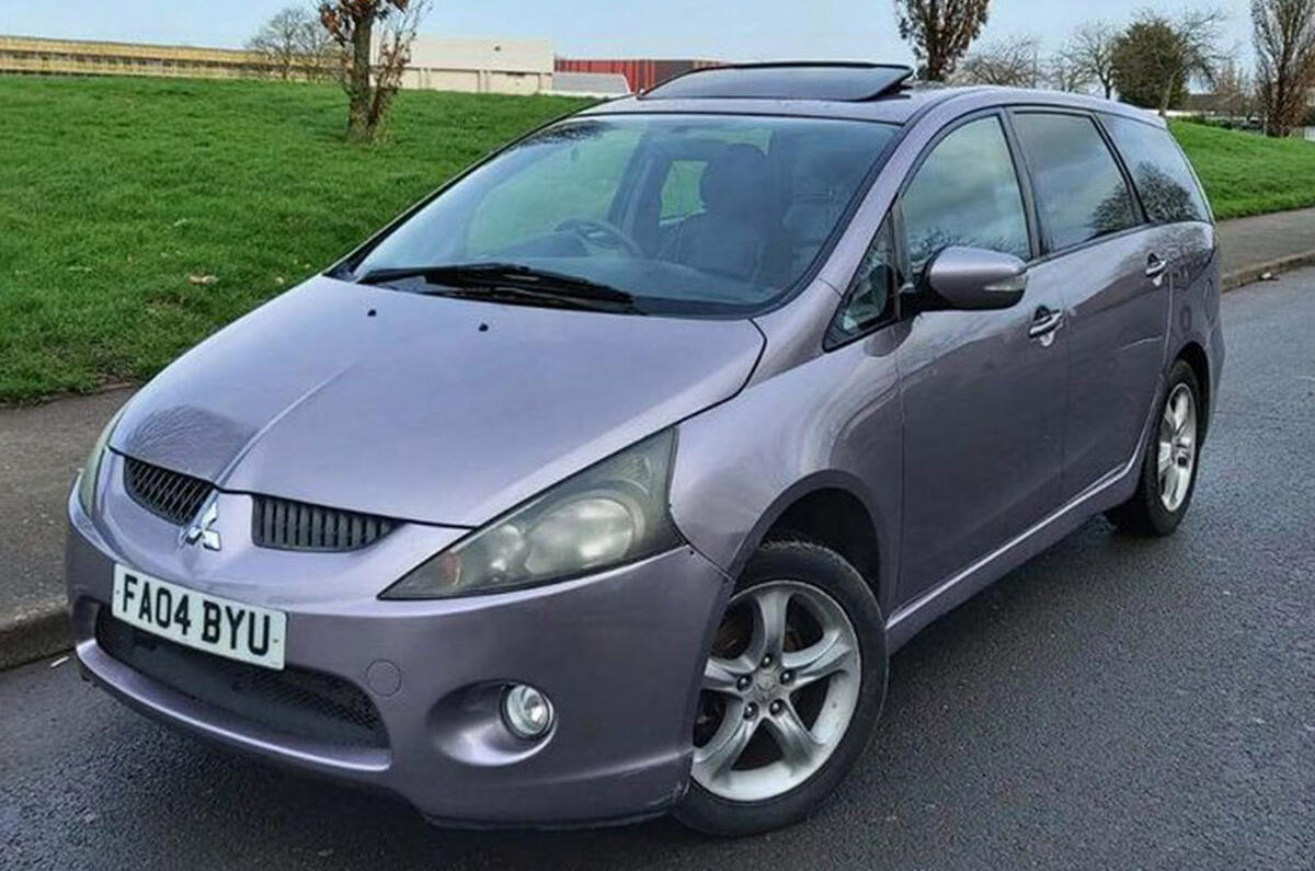Mitsubishi Grandis - static front Mitsubishi Grandis - static front
