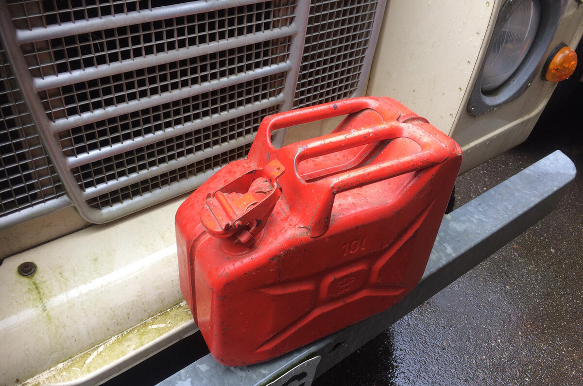 1 Petrol can 1 Petrol can