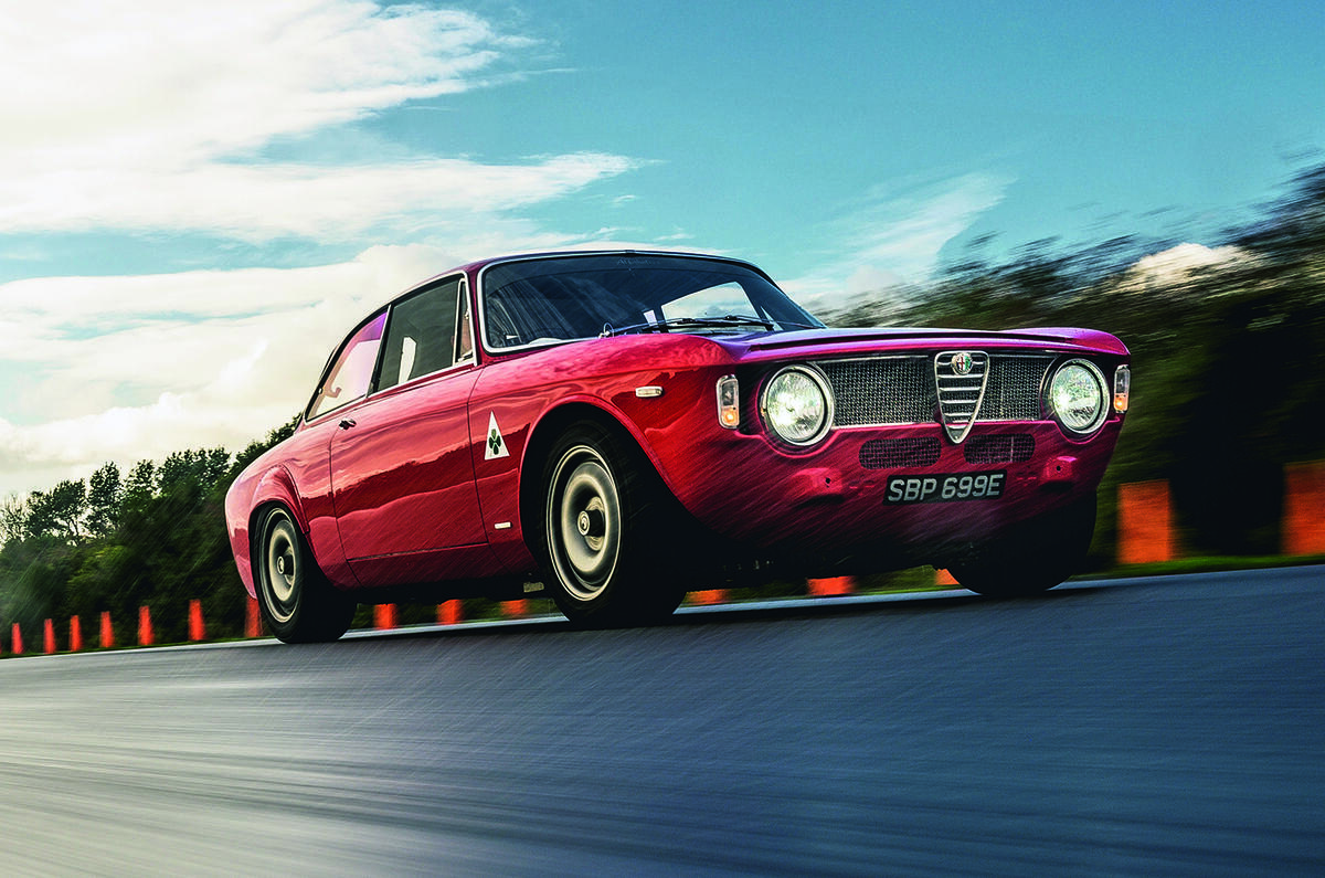 Restomods Alfa - hero front