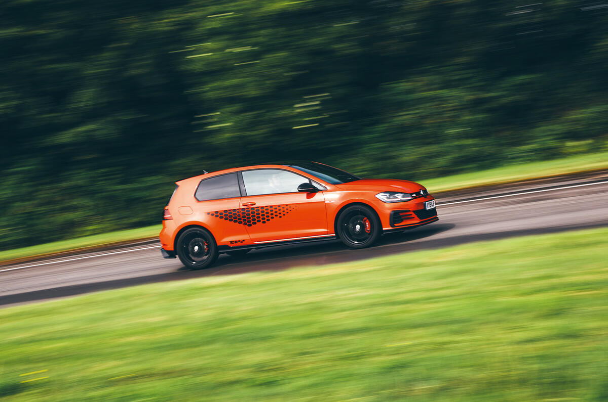 Volkswagen Golf - hero side Volkswagen Golf - hero side