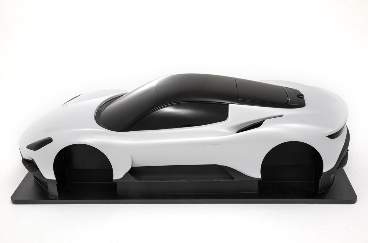 Maserati MC20 - side