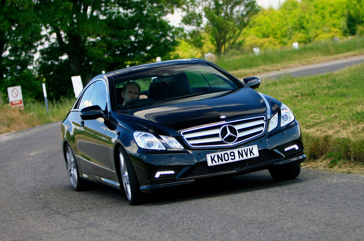 Mercedes E500 2009 - hero front