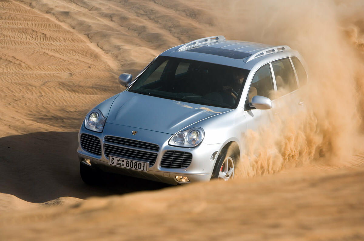 Porsche Cayenne - hero front