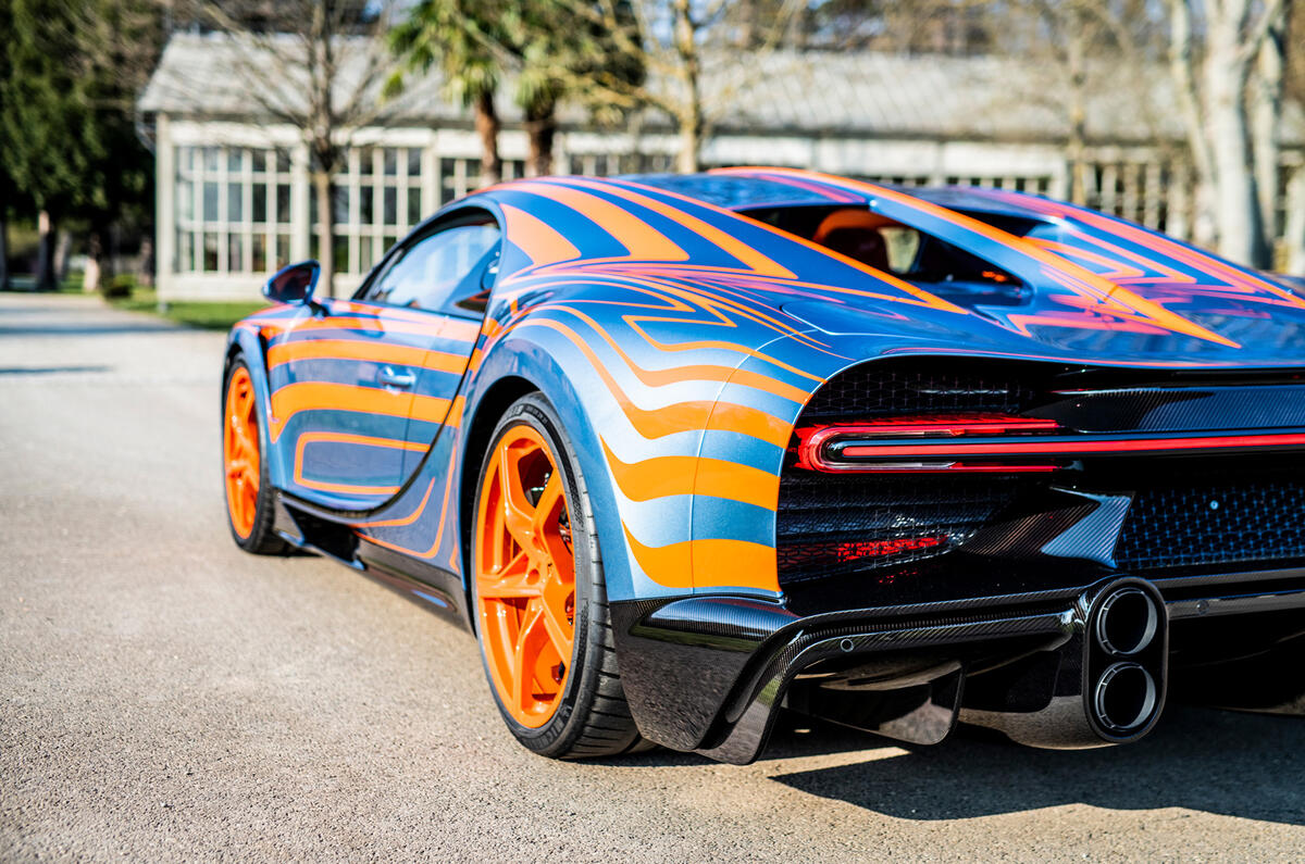 10 bugatti vagues de lumiere 10 bugatti vagues de lumiere