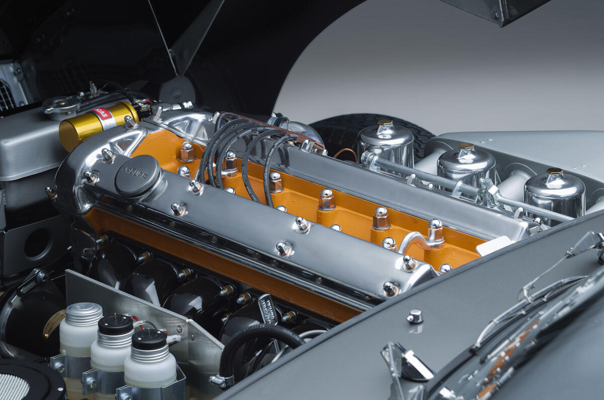 10 E TYPE FHC engine 02 10 E TYPE FHC engine 02