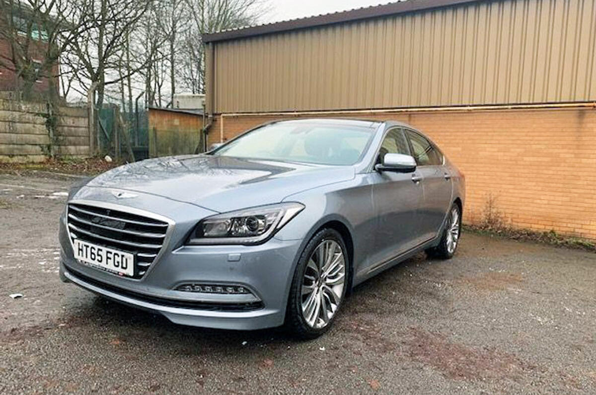 10 Hyundai Genesis 10 Hyundai Genesis