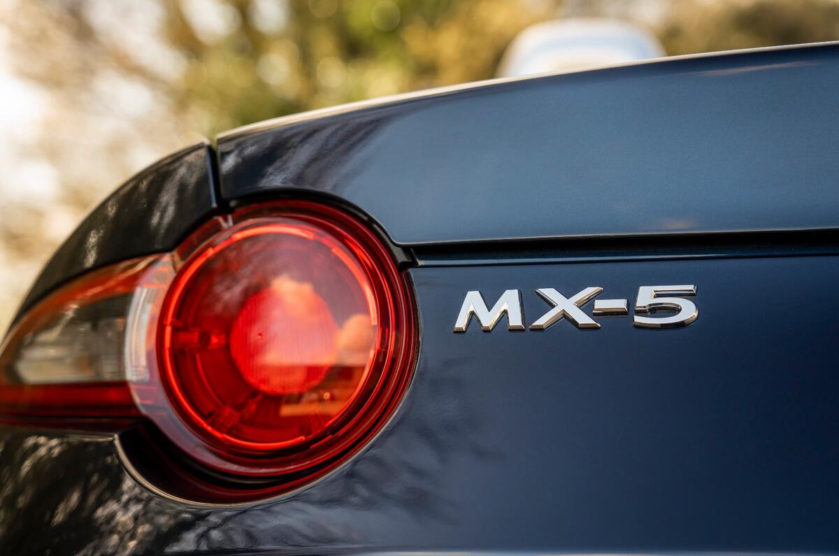 10 Mazda MX 5 Venture