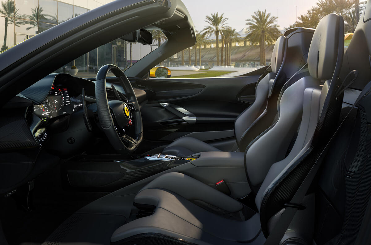 2020 Ferrari SF90 Spider - interior